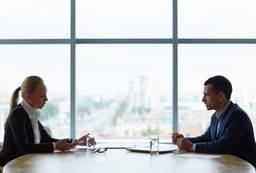 A founder speaking with an experienced business setup specialist.